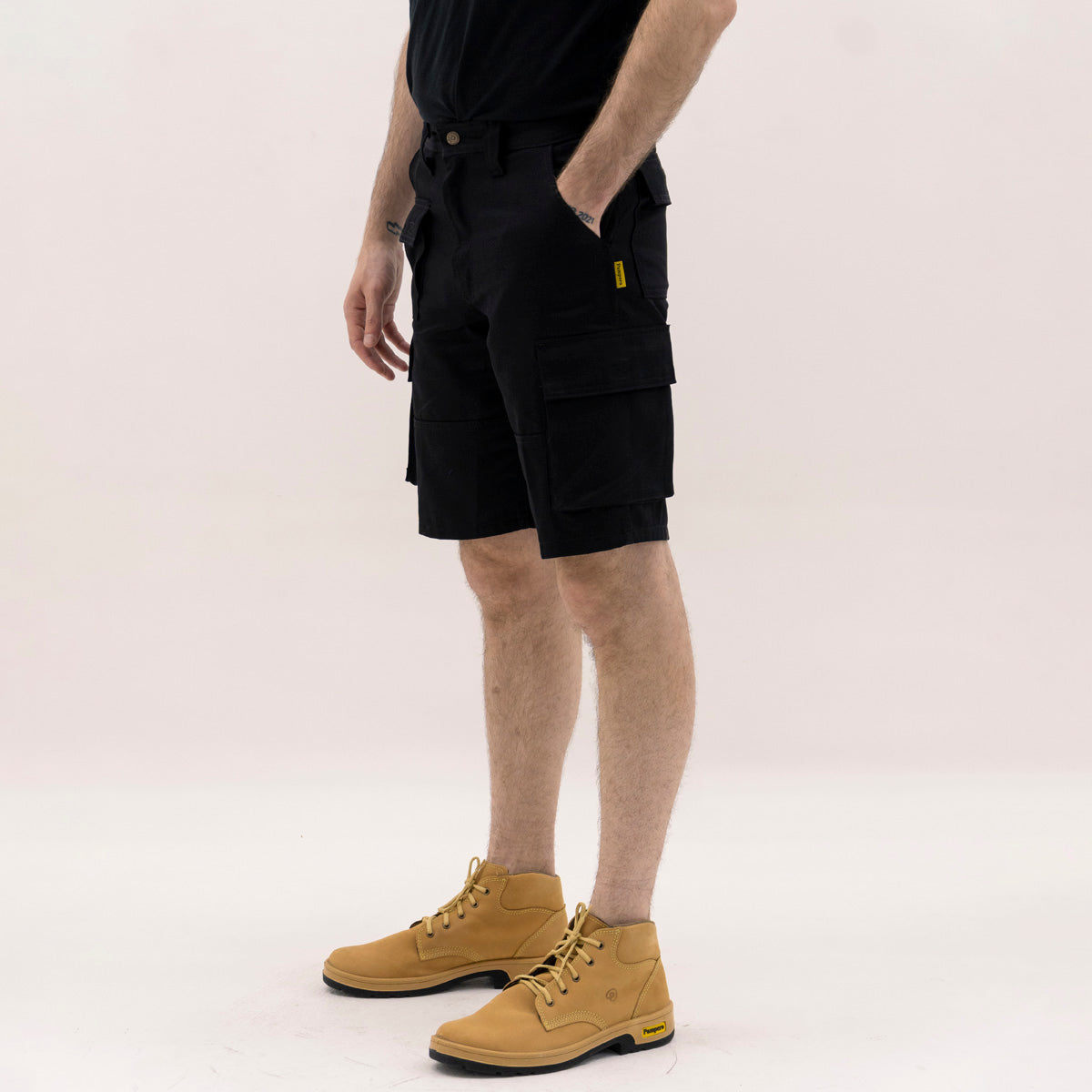 Bermuda Cargo Negro Pampero